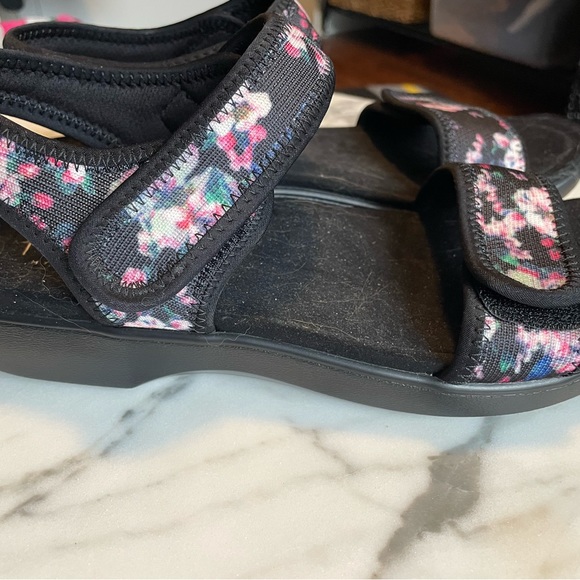 TRAQ by Alegria walking sandals - Picture 5 of 6